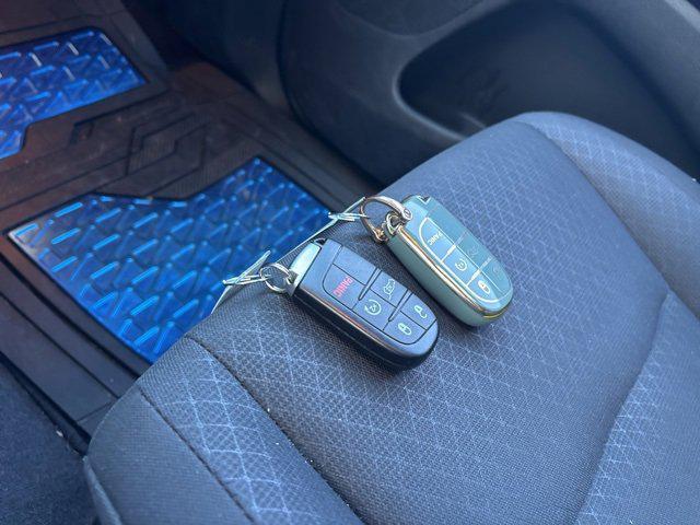 Photo of 2019 Diamond Black Crystal Pearlcoat Jeep Grand Cherokee