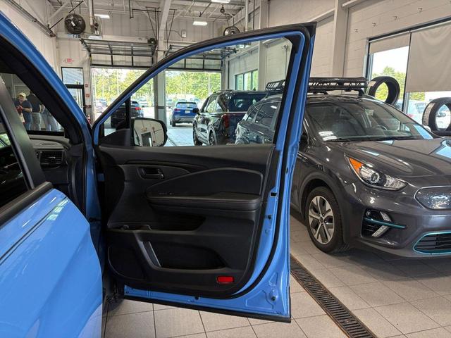 Photo of 2024 Diffused Sky Pearl Honda Passport