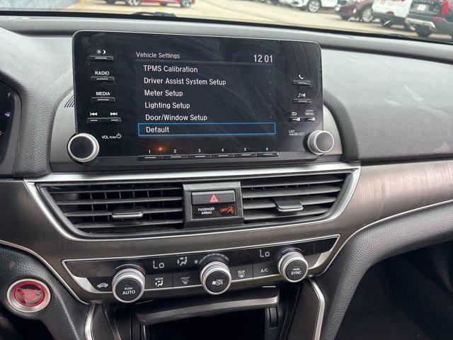 Photo of 2019 Lunar Silver Metallic Honda Accord