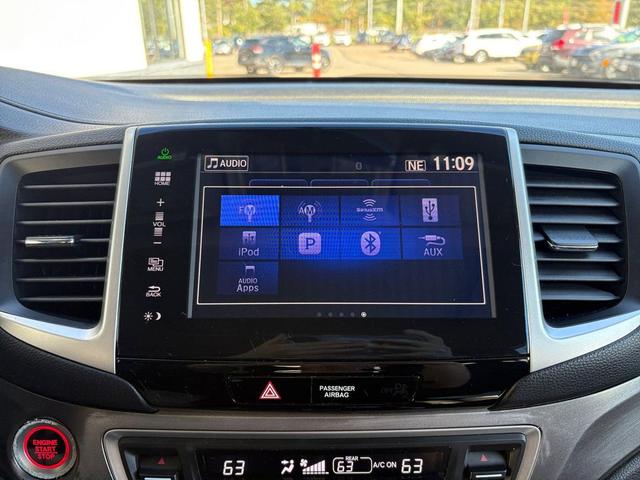 Photo of 2016 Black Forest Pearl Honda Pilot