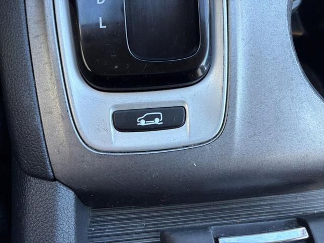 Photo of 2016 Black Forest Pearl Honda Pilot
