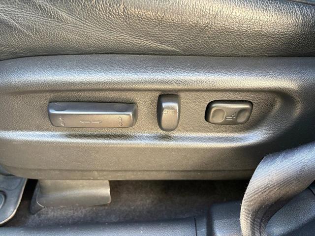 Photo of 2016 Black Forest Pearl Honda Pilot