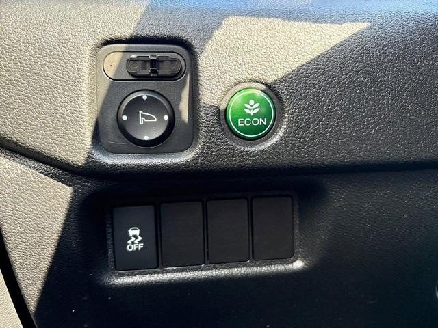 Photo of 2016 Black Forest Pearl Honda Pilot