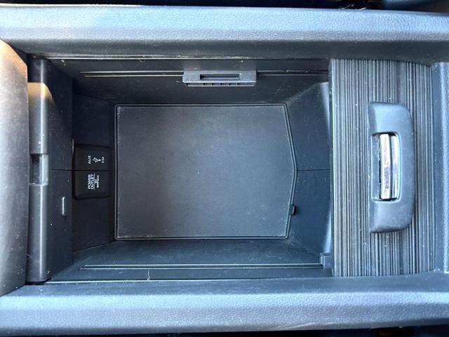 Photo of 2016 Black Forest Pearl Honda Pilot