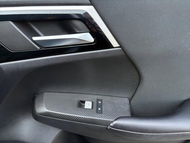 Photo of 2022 White Diamond Mitsubishi Outlander