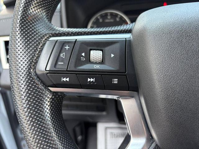 Photo of 2022 White Diamond Mitsubishi Outlander