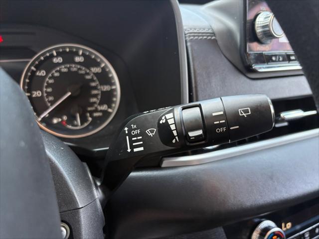 Photo of 2022 White Diamond Mitsubishi Outlander