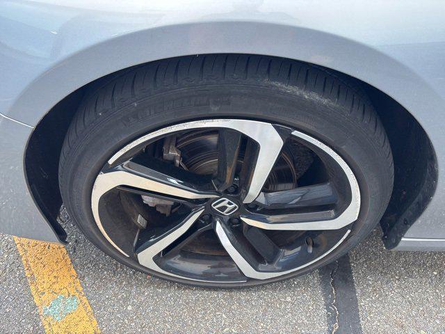 Photo of 2021 Lunar Silver Metallic Honda Accord