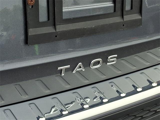 Photo of 2022 Platinum Gray Metallic Volkswagen Taos