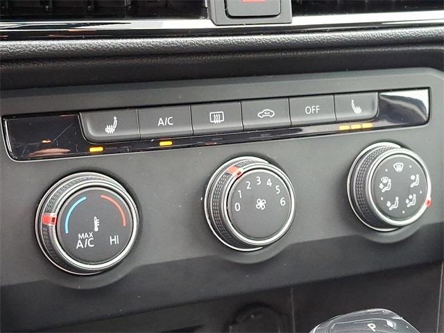 Photo of 2022 Platinum Gray Metallic Volkswagen Taos