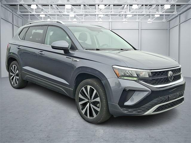 Photo of 2022 Platinum Gray Metallic Volkswagen Taos