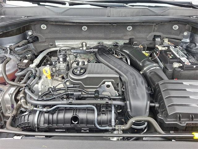 Photo of 2022 Platinum Gray Metallic Volkswagen Taos