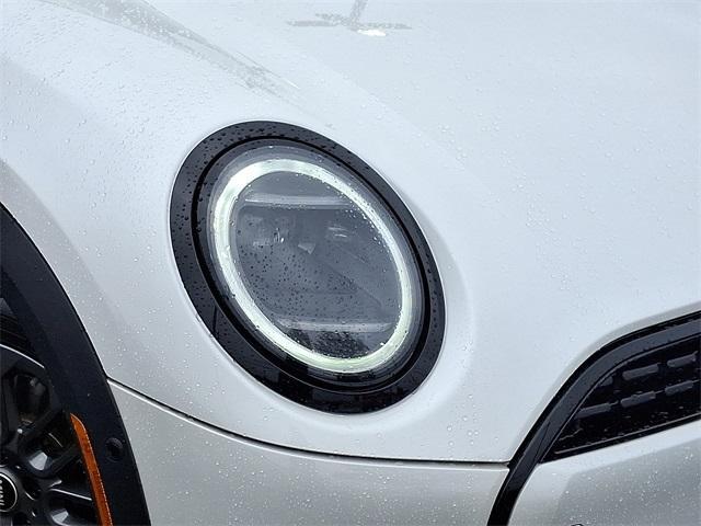 Photo of 2025 White Metallic MINI Hardtop