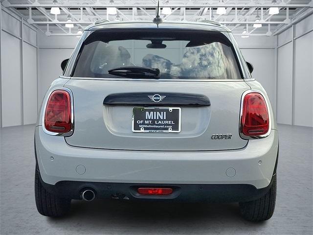 Photo of 2021 White Silver MINI Hardtop