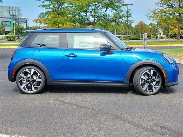 Photo of 2025 Blue Metallic MINI Hardtop