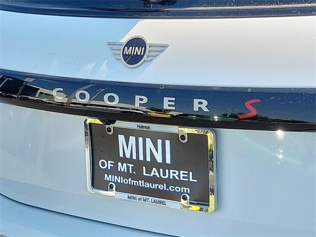 Photo of 2025 White Metallic MINI Hardtop