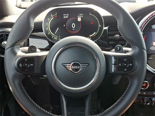 Photo of 2023 White Silver MINI Hardtop