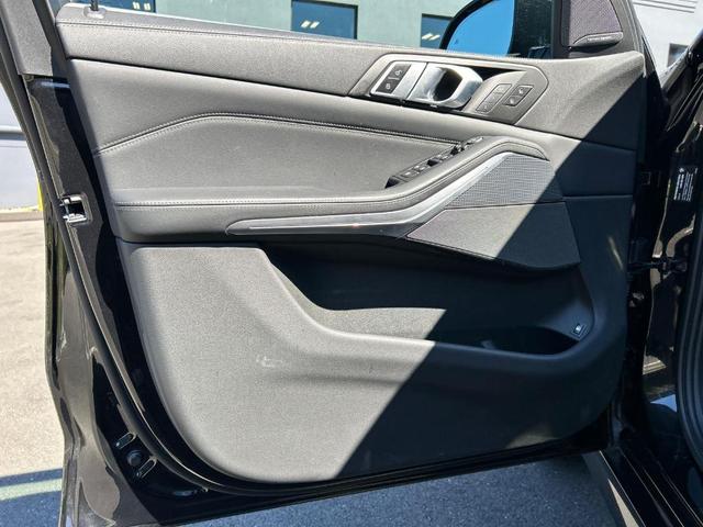 Photo of 2023 Black Sapphire Metallic BMW X5 PHEV