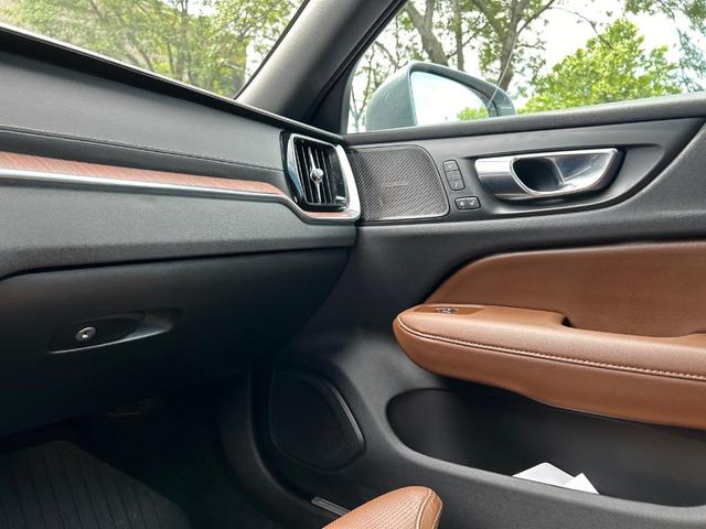 Photo of 2019 Gray Metallic Volvo S60