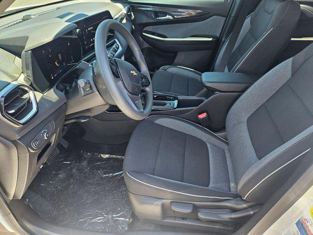 Photo of 2026 Summit White Chevrolet Trailblazer