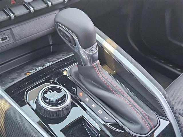 Photo of 2025 Summit White Chevrolet Colorado