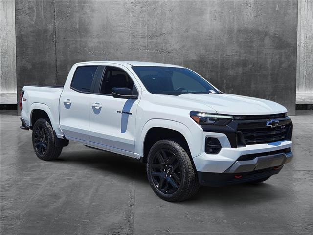 Photo of 2025 Summit White Chevrolet Colorado