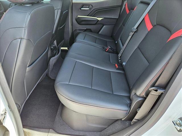 Photo of 2025 Summit White Chevrolet Colorado
