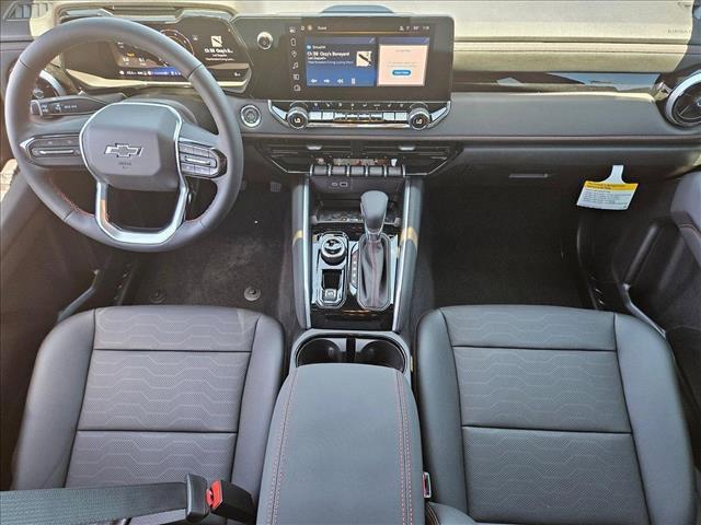 Photo of 2025 Summit White Chevrolet Colorado