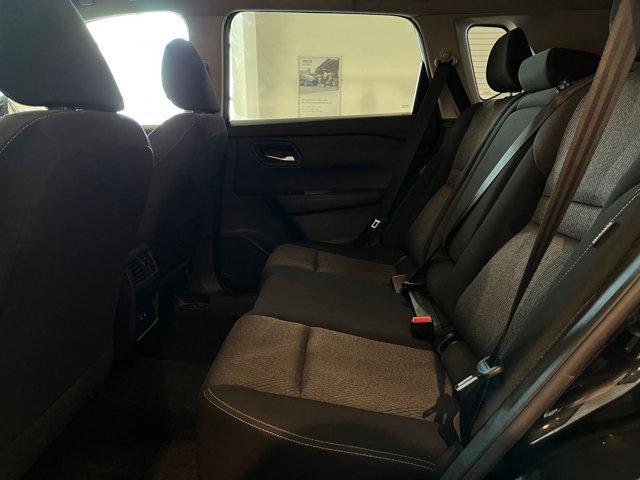 Photo of 2024 Super Black Nissan Rogue