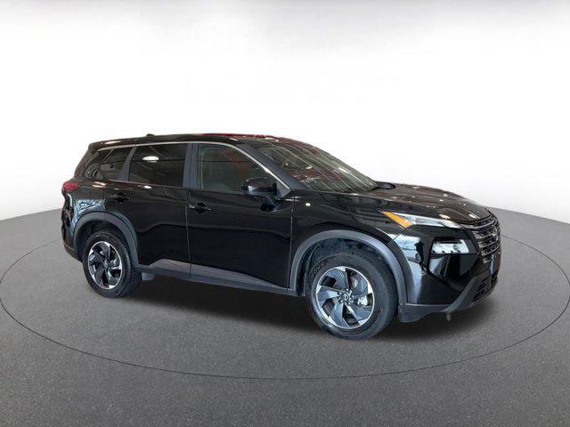 Photo of 2024 Super Black Nissan Rogue