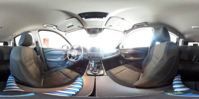 Photo of 2024 Super Black Nissan Rogue
