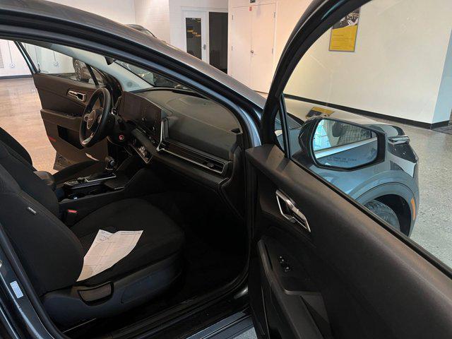 Photo of 2024 Gravity Gray Kia Sportage