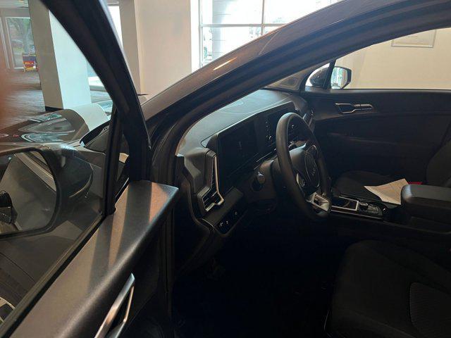 Photo of 2024 Gravity Gray Kia Sportage