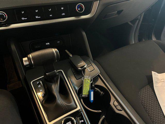 Photo of 2024 Gravity Gray Kia Sportage