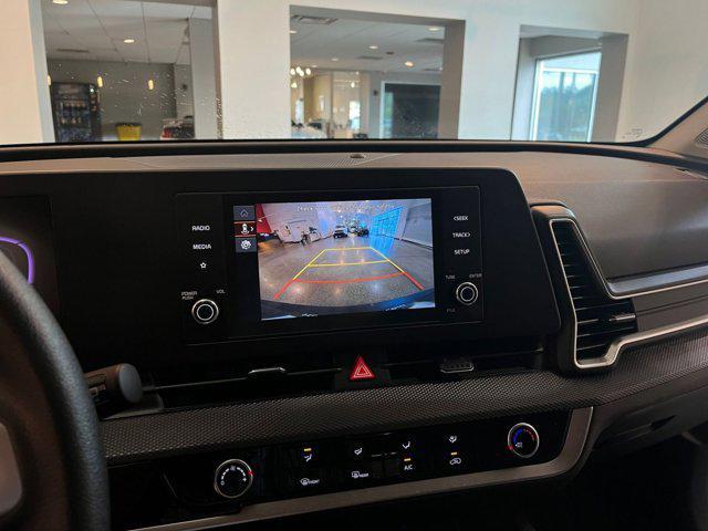 Photo of 2024 Gravity Gray Kia Sportage