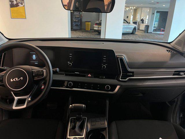 Photo of 2024 Gravity Gray Kia Sportage