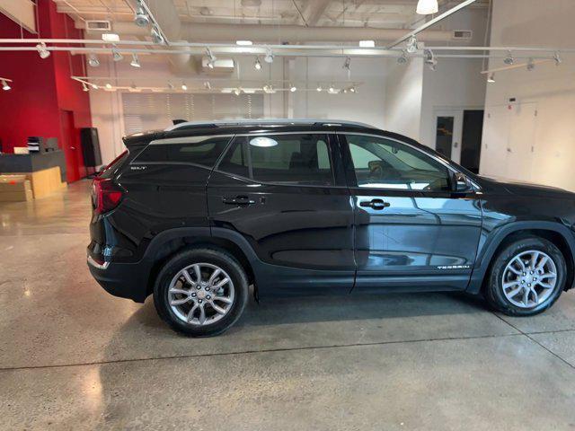 Photo of 2024 Ebony Twilight Metallic GMC Terrain