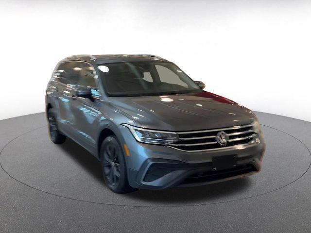 Photo of 2024 Platinum Gray Metallic Volkswagen Tiguan