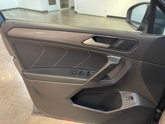 Photo of 2024 Platinum Gray Metallic Volkswagen Tiguan