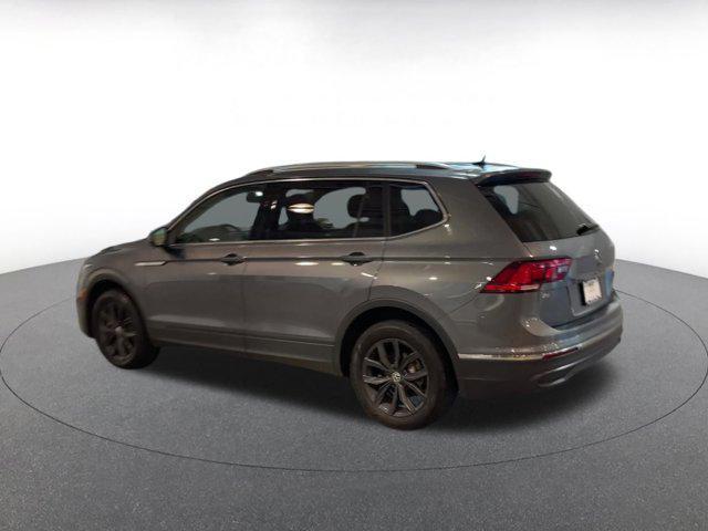 Photo of 2024 Platinum Gray Metallic Volkswagen Tiguan