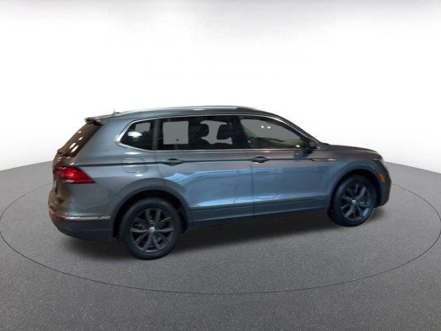 Photo of 2024 Platinum Gray Metallic Volkswagen Tiguan
