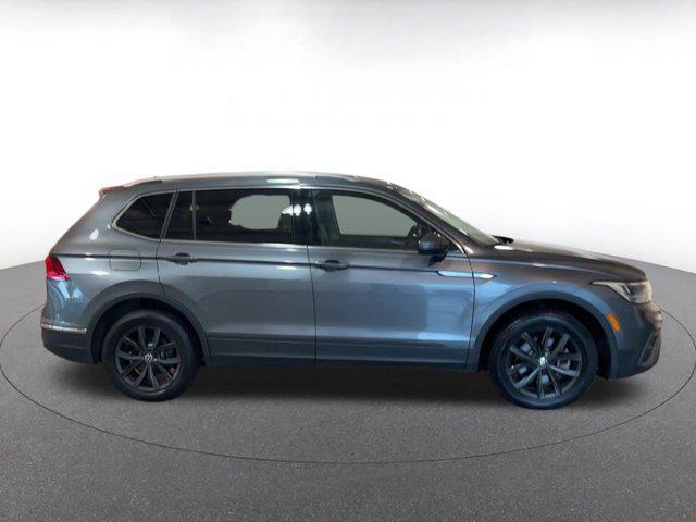Photo of 2024 Platinum Gray Metallic Volkswagen Tiguan
