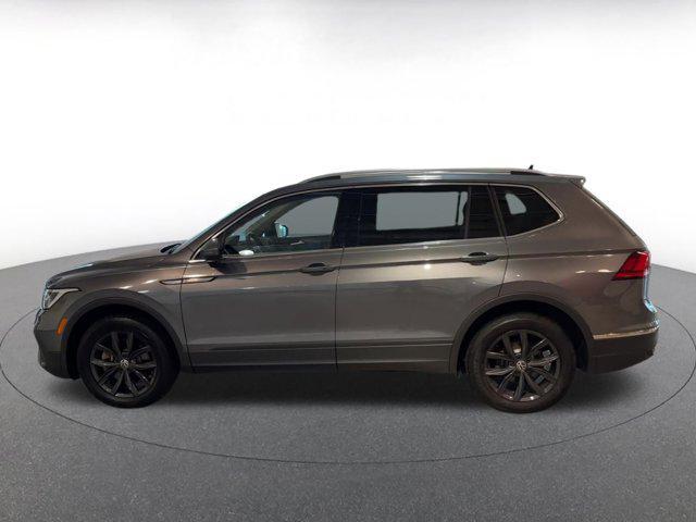 Photo of 2024 Platinum Gray Metallic Volkswagen Tiguan