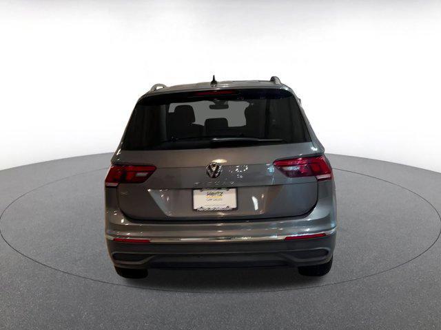 Photo of 2024 Platinum Gray Metallic Volkswagen Tiguan
