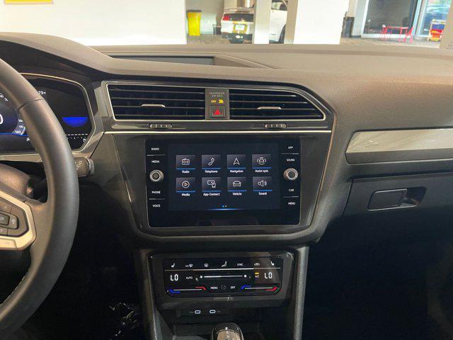 Photo of 2024 Platinum Gray Metallic Volkswagen Tiguan