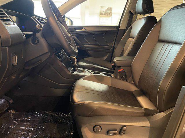 Photo of 2024 Platinum Gray Metallic Volkswagen Tiguan