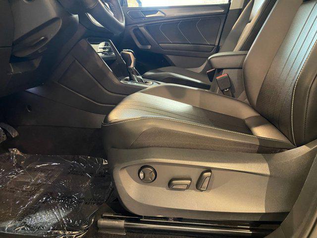 Photo of 2024 Platinum Gray Metallic Volkswagen Tiguan