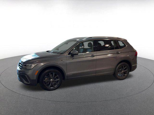 Photo of 2024 Platinum Gray Metallic Volkswagen Tiguan