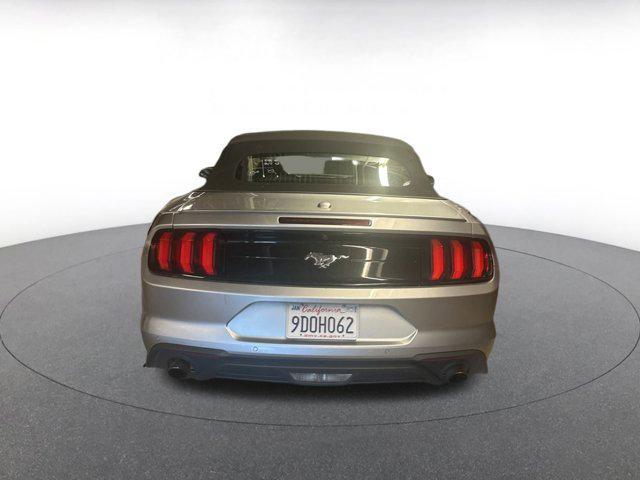Photo of 2023 Iconic Silver Metallic Ford Mustang