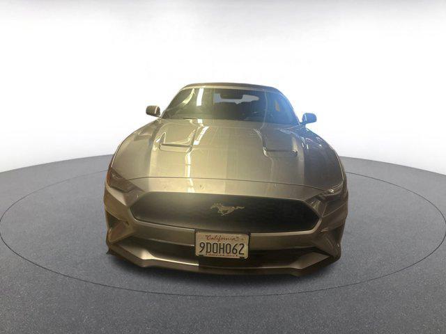Photo of 2023 Iconic Silver Metallic Ford Mustang